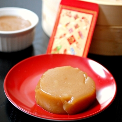 Chinese Steamed Sticky Rice Cakes