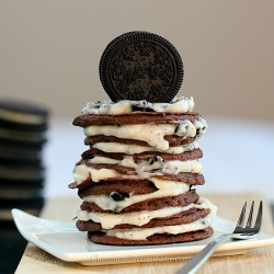 Chocolate Cookies n Cream Pancakes