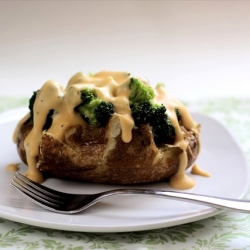 Baked Potatoes & Cheese Sauce