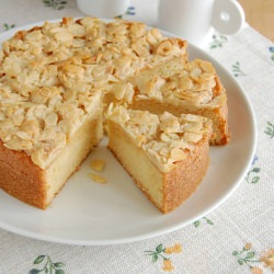 Swedish Almond Cake (Toscatårta)