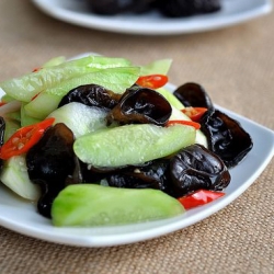 Fried Wood Ear Mushroom with Cucumber