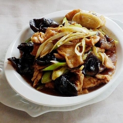 Fried Pork with Wood Ear