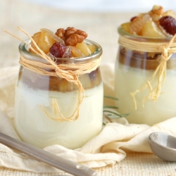 Yoghurt Roquefort and Pear Chutney