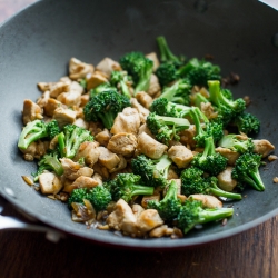 Healthy Chicken Broccoli Stir Fry