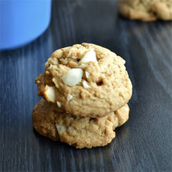 Cinnamon Macadmia Nut Cookies