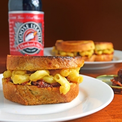 Grilled Mac n Cheese Sliders