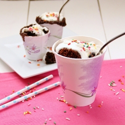 1 Minute Dixie Cup Cakes