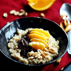 Date, Orange and Nuts Oatmeal