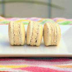 Hazelnut Macarons w Praline Buttercream