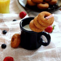 Mini Pumpkin Cake Doughnuts