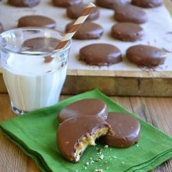 DIY Tagalong Girl Scout Cookies