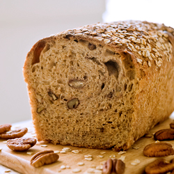 Sandwich Loaf with Oats and Pecans