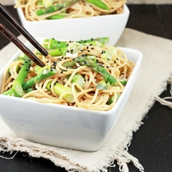 Sesame Noodles with Asparagus