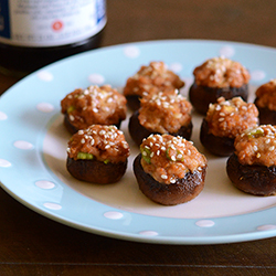 Teriyaki Chicken Stuffed Mushrooms