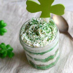 St. Paddy’s Layered Cake in a Jar