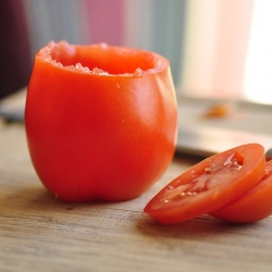 Baked Eggs in Tomato Cups