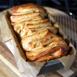 Sweet Marmalade Pull-Apart Bread