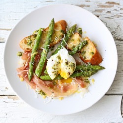 Poached Egg with Grilled Asparagus