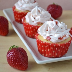 Fresh Strawberry Cupcakes