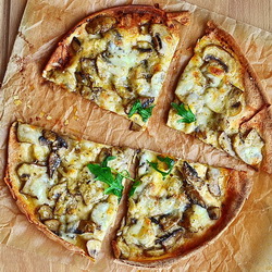 Mushroom Pita Pizza