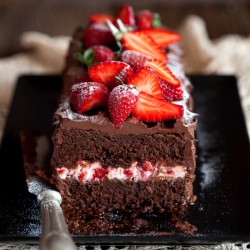 Chocolate Cake with Strawberries