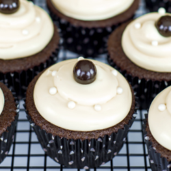 Black and Pearl Cupcakes