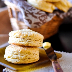 Flaky Southern Buttermilk Biscuits