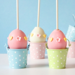 Eggcelent: Easter Egg Cake Pops