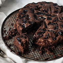 Chocolate Cake with Prunes