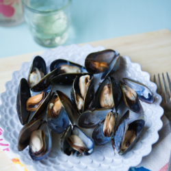 Sake-Steamed Mussels