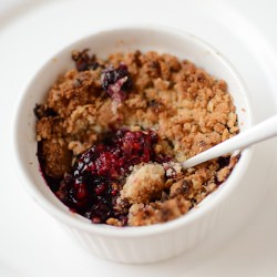 Oatmeal Crumble with Berries