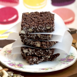 Chocolate Puffed Nut Slice