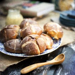 Hot Cross Easter Buns