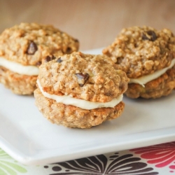 Banana Bread Whoopie Pies