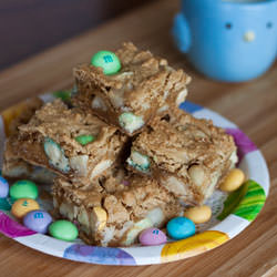 White Chocolate Macadamia Blondies