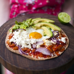 Huevos Rancheros Breakfast Pizza