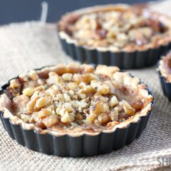 Pear, Gorgonzola and Walnut Pie