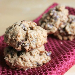 PB & Chocolate Chip Oatmeal Cookies