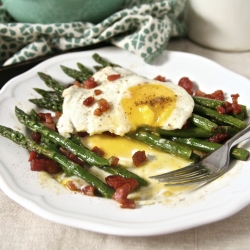 Asparagus, Crispy Pancetta & Egg