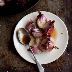 Easy Roasted Onions with Thyme