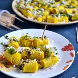 Gujarathi Farsan-Khandvi