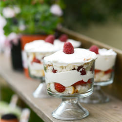 Easy Individual Berry Trifle