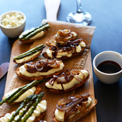 Bleu Cheese Bites with Balsamic