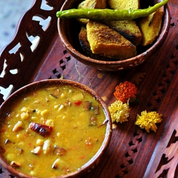 Narkel Diye Cholar Daal (Chana Daal)