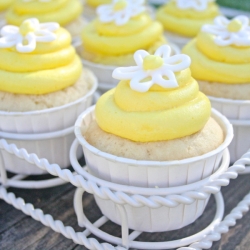 Lemon Curd Cupcakes