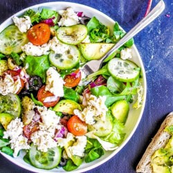 Salad with Avocado and Mozzarella