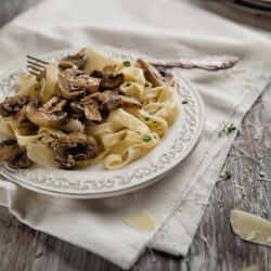 Fettuccine With Baked Mushrooms