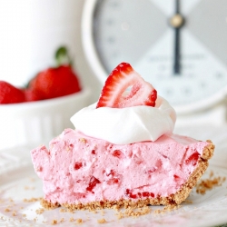 Cool & Easy Strawberry Pie