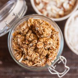 Homemade Coconut Almond Granola