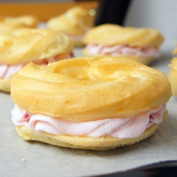 Choux Pastry with Raspberry Cream